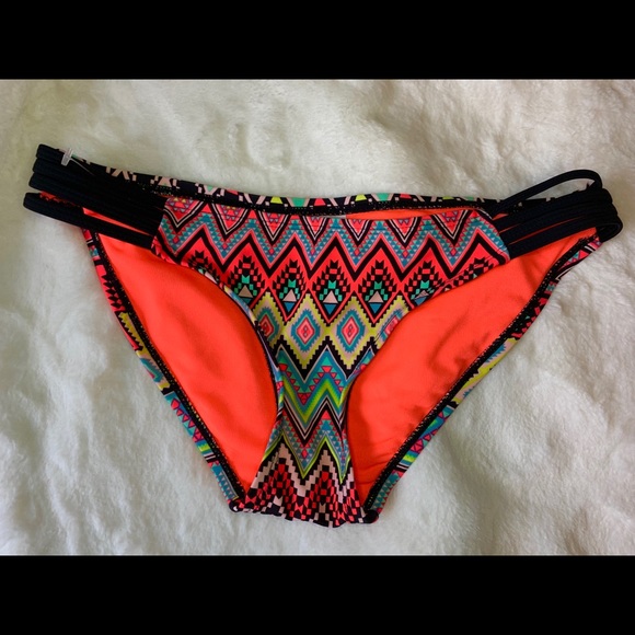 Other - Sexy strappy bikini bottoms
